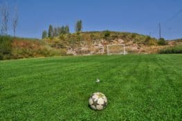 6 Casas rurales con campo de fútbol para que te montes tu propio Mundial