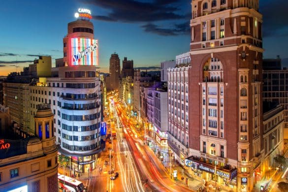 Ventajas y desventajas de que los españoles se estén mudando a ciudades cada vez más grandes